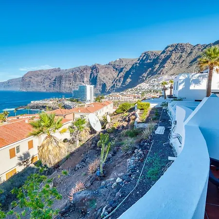 Ona Rosas Puerto de Santiago