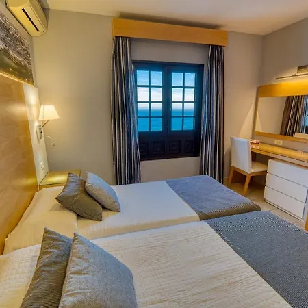 Ona Rosas Apartmanhotel 4*